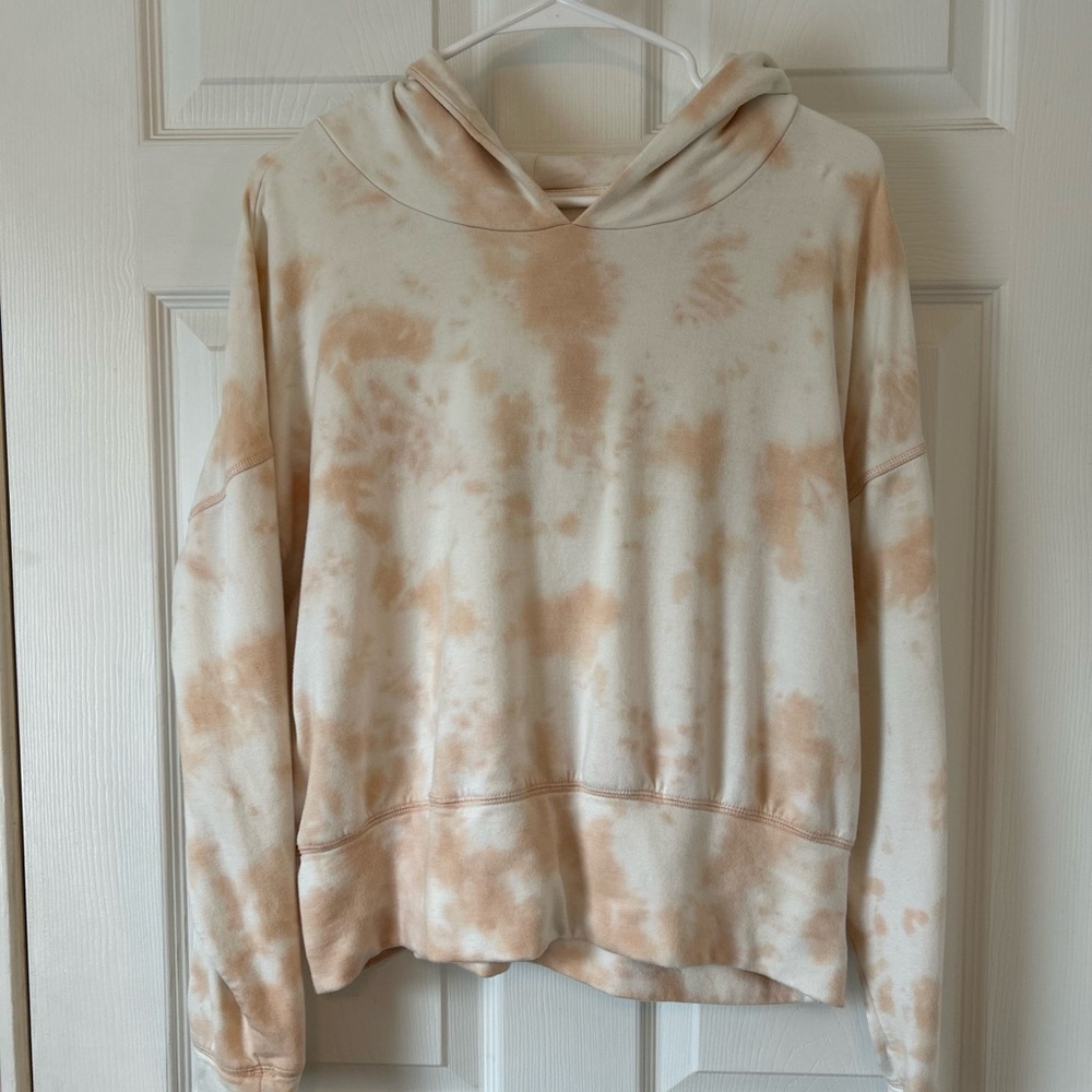Aerie Cream and Tan Tie-Dye Sweater